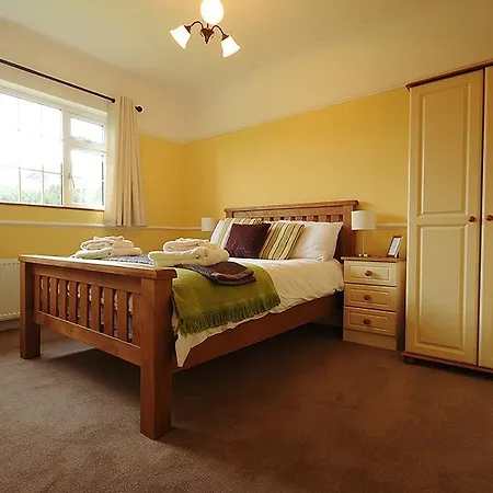 Laragh Mountain View 4*
